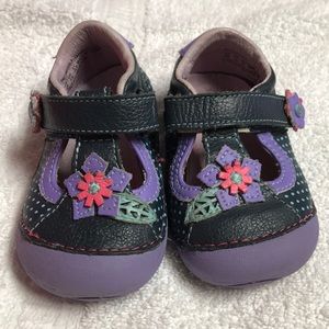 Navy leather Stride Rite shoes